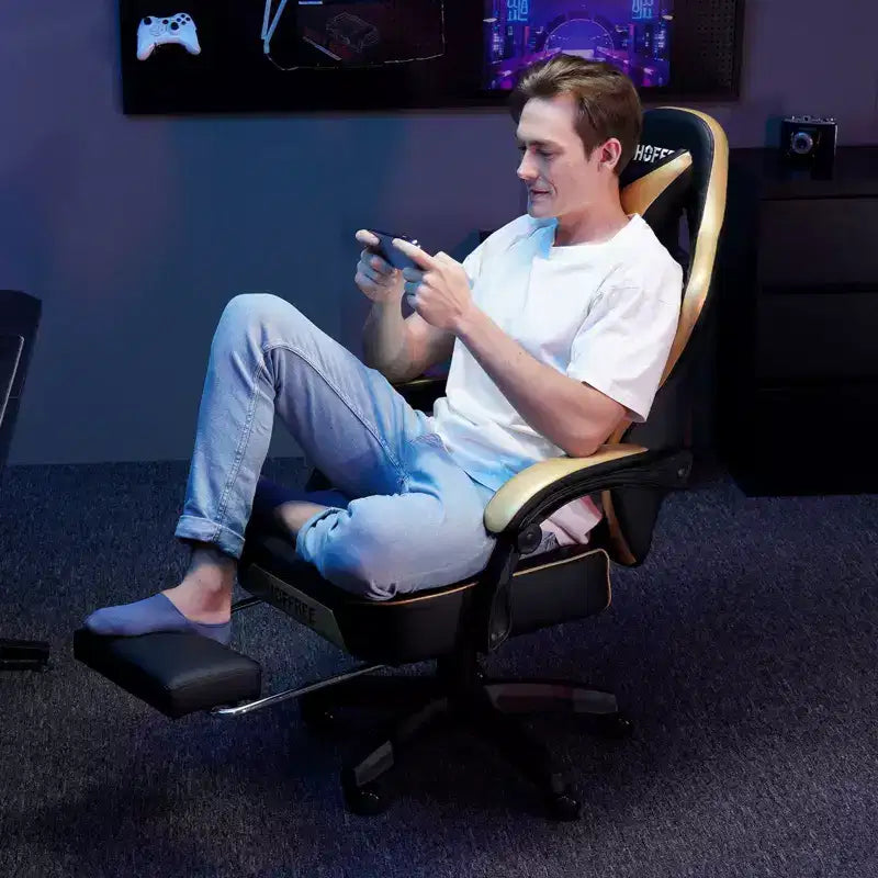 Chaise gaming de massage Hoffree en cuir, chaise de bureau PC ergonomique avec haut-parleur Bluetooth et repose-pieds