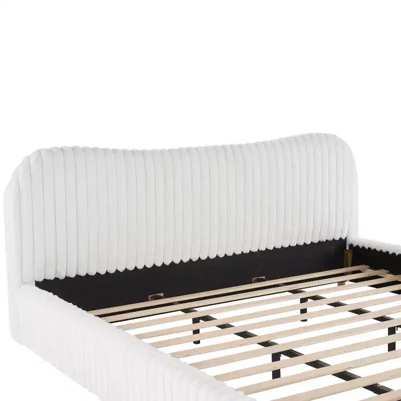 Christopher Knight Home Merrill - Lit plateforme tapissé en tissu bouclé avec tête de lit ondulée et surpiqûres verticales, blanc