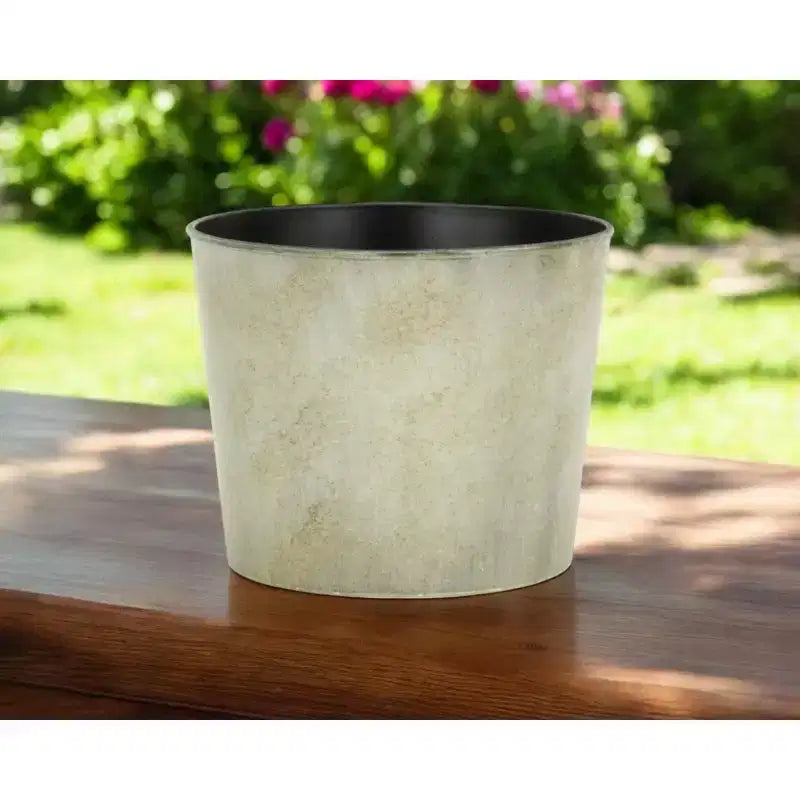 HomeRoots Pot de pépinière rond 7 gris en plastique recyclé, intérieur extérieur