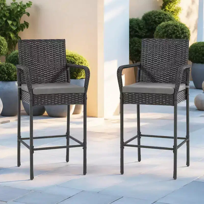 EROMMY Tabourets de bar extérieurs en résine tressée, lot de 2, tabourets de bar en rotin PE avec coussins amovibles, accoudoirs et dossier ergonomiques