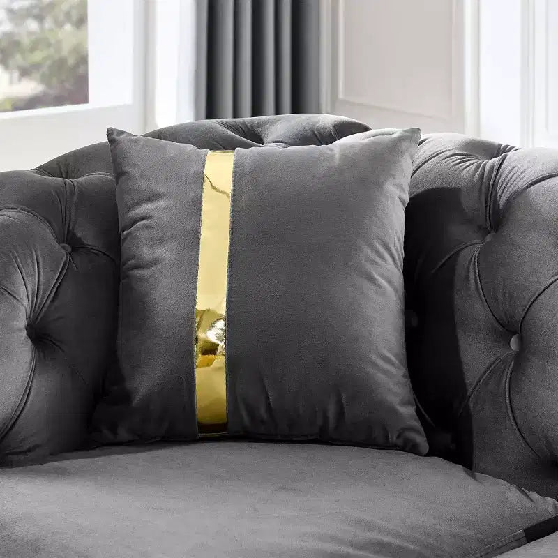 Canapé Chesterfield luxueux 90.6 pouces en velours avec capitonnage à boutons, accents dorés et 2 coussins - velours italien premium 280 g pour salons élégants