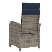 vidaXL Ensemble de bistro 3 pièces en rotin synthétique - Chaises inclinables réglables avec coussins et table ronde, résistant aux intempéries, gris/bleu marine