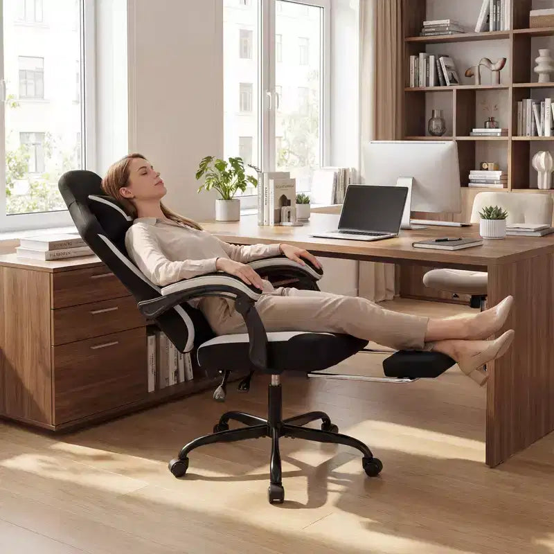 Chaise gaming Costway avec appui-tête, soutien lombaire, accoudoirs à articulation, dossier inclinable