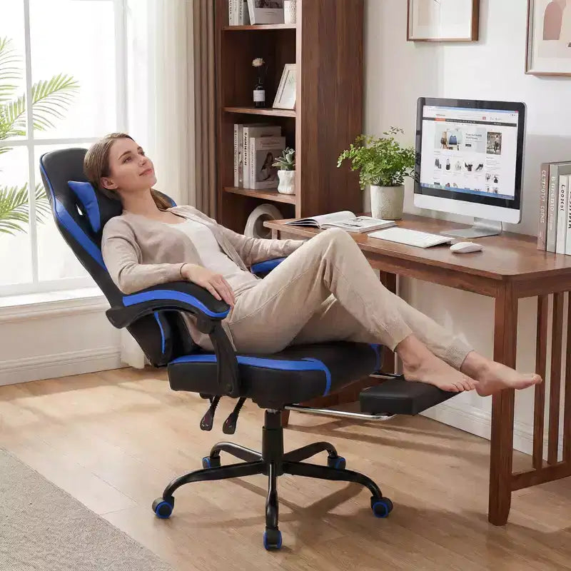 Chaise gaming Costway avec appui-tête, soutien lombaire, accoudoirs à articulation, dossier inclinable, noir et blanc/bleu marine et noir