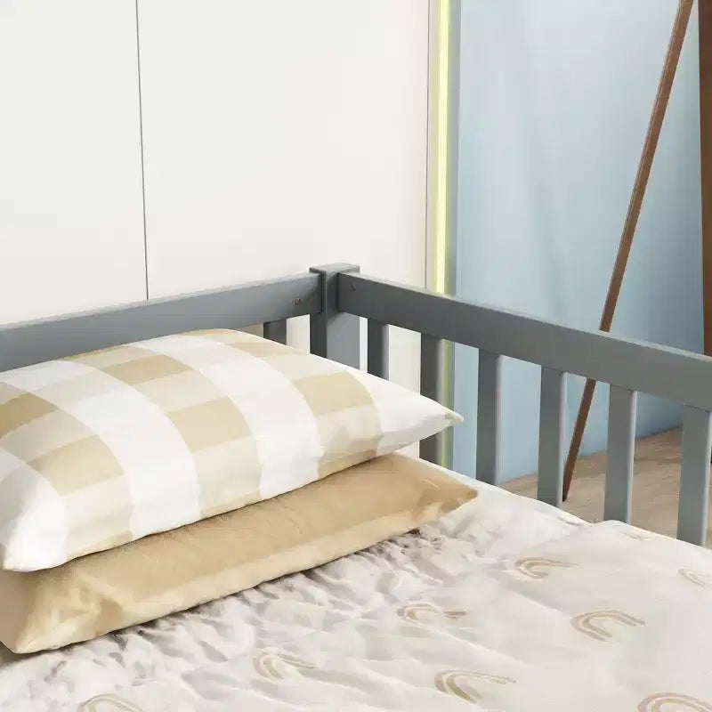 Lit au sol double avec barrière de sécurité, lit plateforme en bois pour 2 enfants