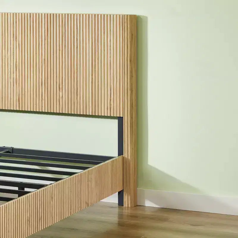 Cadre de lit plateforme en bois taille Full / Queen / King avec accents ondulés - ModernLuxe
