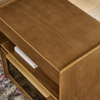 Table de chevet moderne mid-century avec station de charge, meuble 2 tiroirs et porte, design cannelé, verrouillable (W1801P303392)
