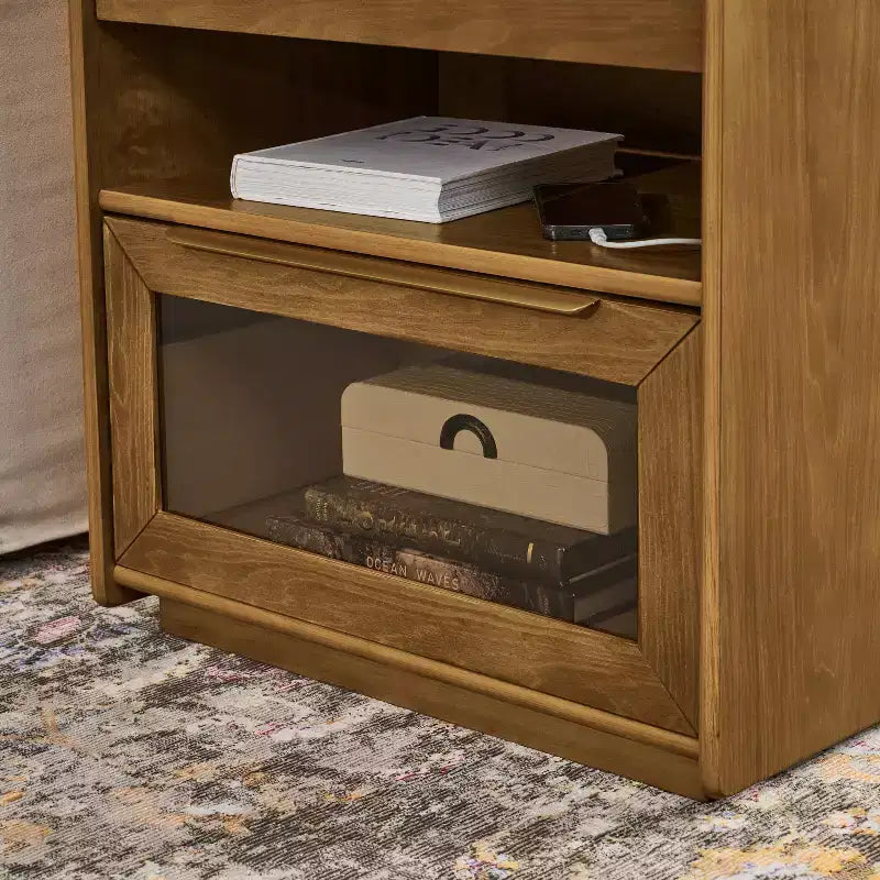 Table de chevet moderne mid-century avec station de charge, meuble 2 tiroirs et porte, design cannelé, verrouillable (W1801P303392)