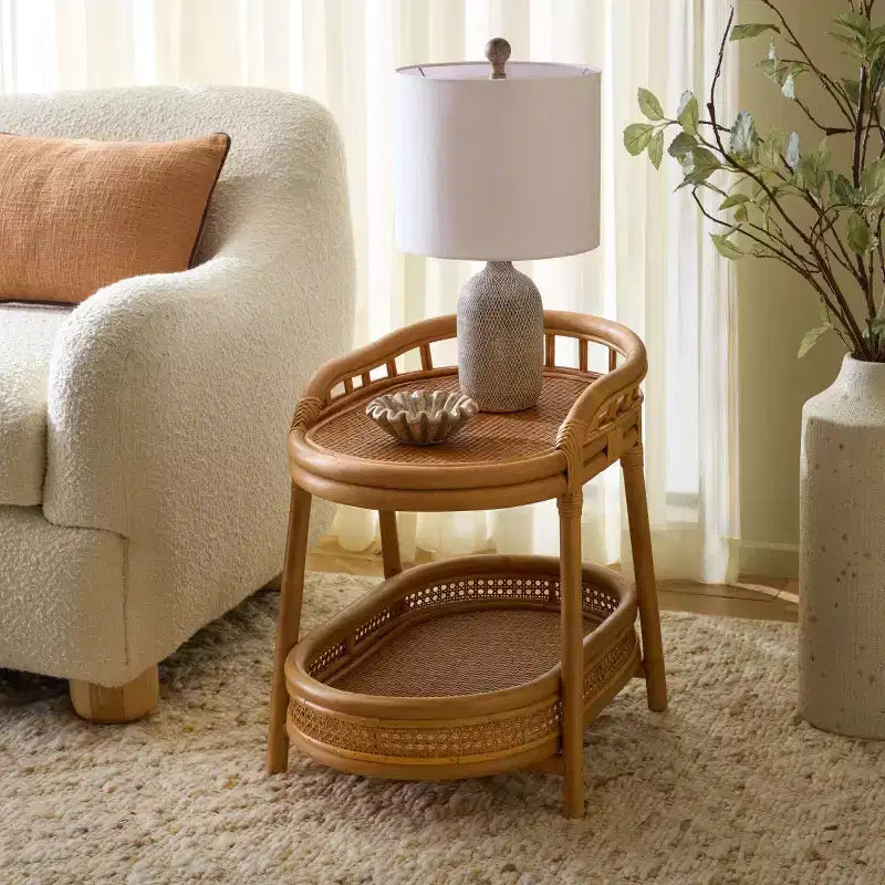 Table d'appoint à pôle en rotin Shayleen 2 étagères - CWK3023 - Naturel - Safavieh Couture