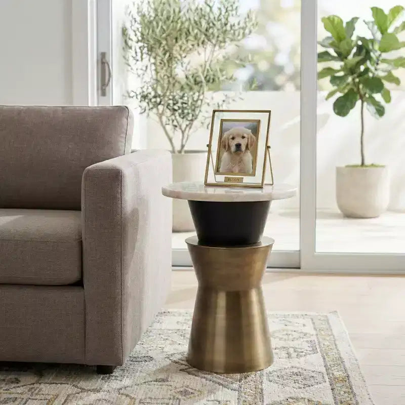 Table d'appoint ronde décorative pour petits espaces - plateau en agate avec base métallique pour décoration de salon et chambre - 20, or et blanc