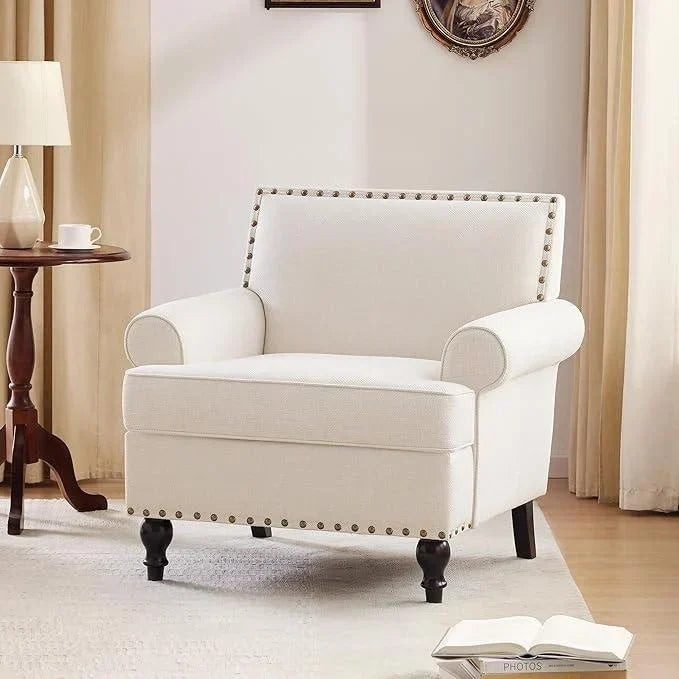 Fauteuil moderne beige 31 avec clous de tapissier
