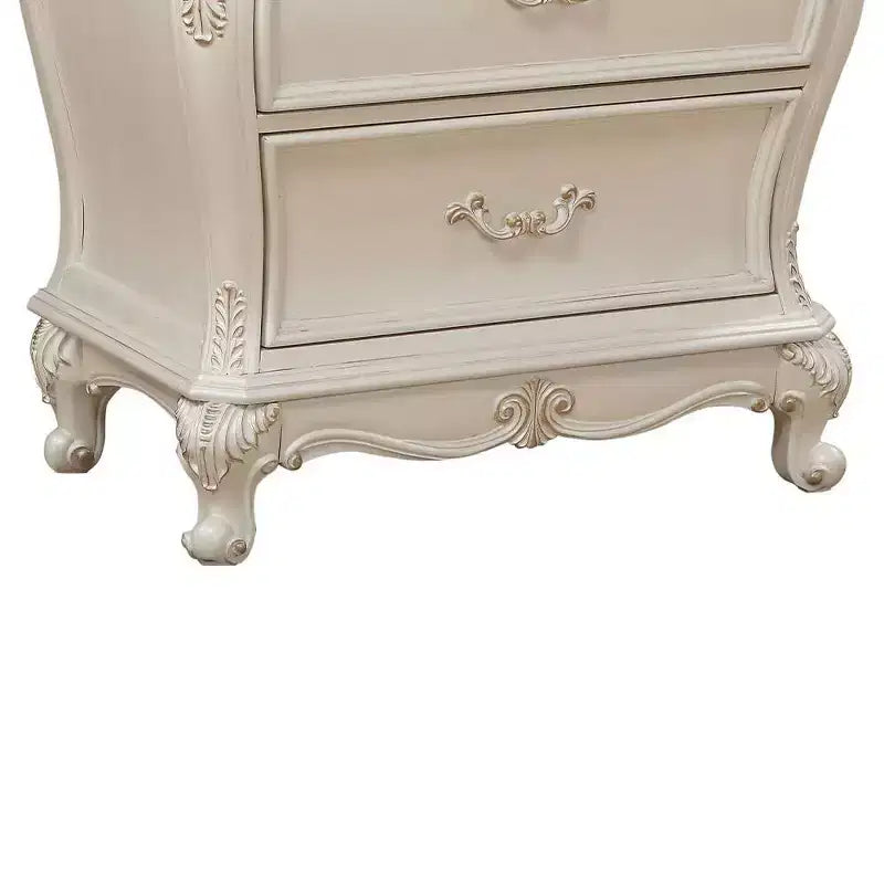 Table de chevet Chantelle 30 po, blanc perle - Acme Furniture