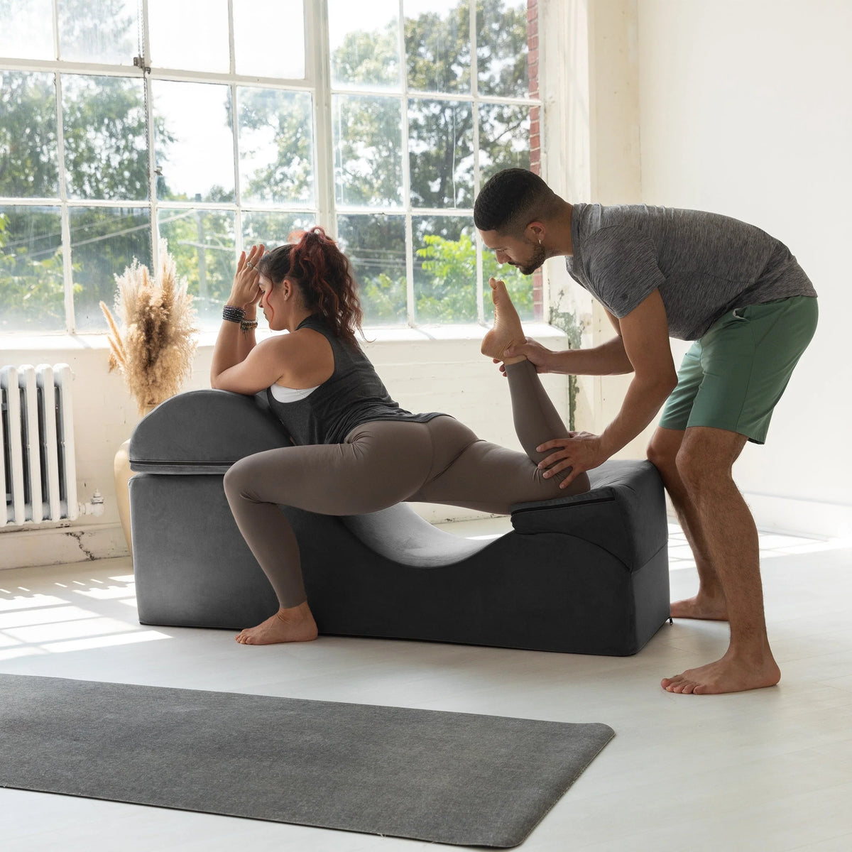 Avana Kami Méridienne convertible / yoga & massage - ottoman 2 en 1 avec fauteuil de yoga escamotable dissimulé, microvelours - N/A