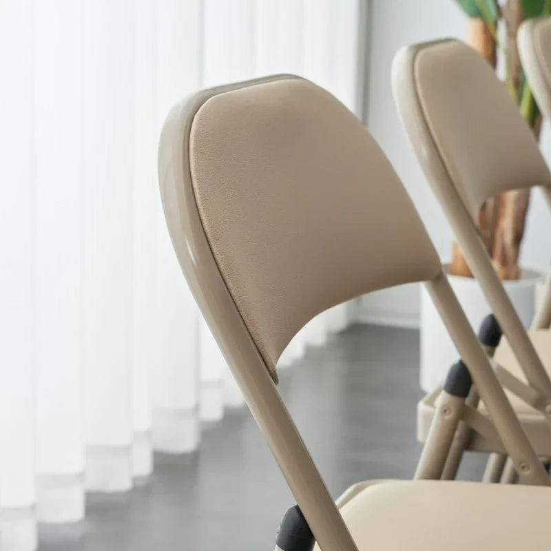 Chaises pliables élégantes en fer et PVC pour congrès et exposition, blanc