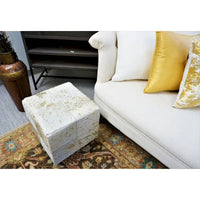 Home&Manor pouf cube carré en cuir doré