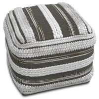 Poufs carrés WYNDENHALL Silva Boho en motif tissé à la main