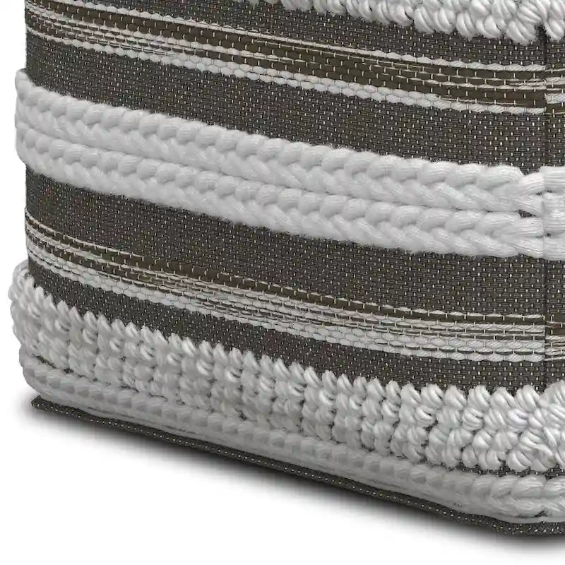 Poufs carrés WYNDENHALL Silva Boho en motif tissé à la main