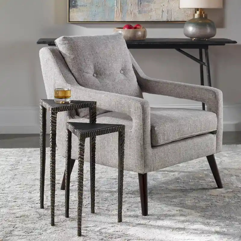 Tables d'appoint triangulaires Samiria Uttermost (lot de 2)