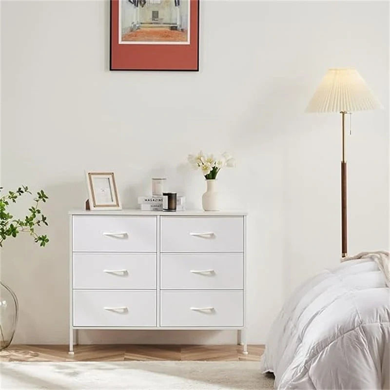 Petite tour de rangement à tiroirs