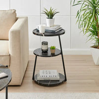 Table d'appoint Skylar à 3 niveaux avec plateau à rebord relevé et pieds asymétriques en métal de style moderne du milieu du siècle