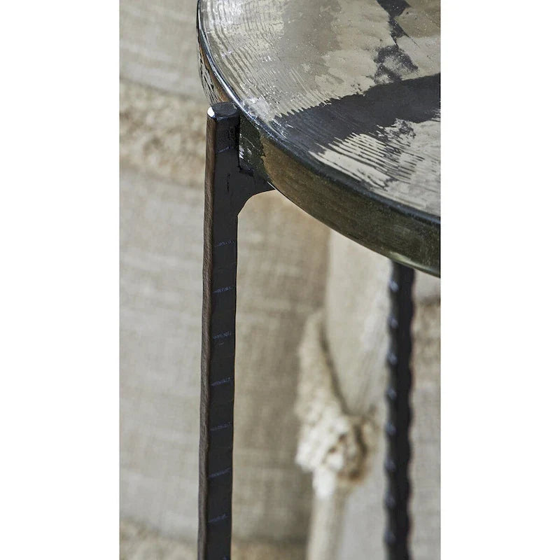 Table d'appoint transparente/noire Newgoren Signature Design by Ashley - 11L x 11P x 24H