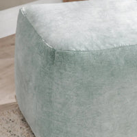 Villa by Classic Home Heirloom 18 Pouf en velours
