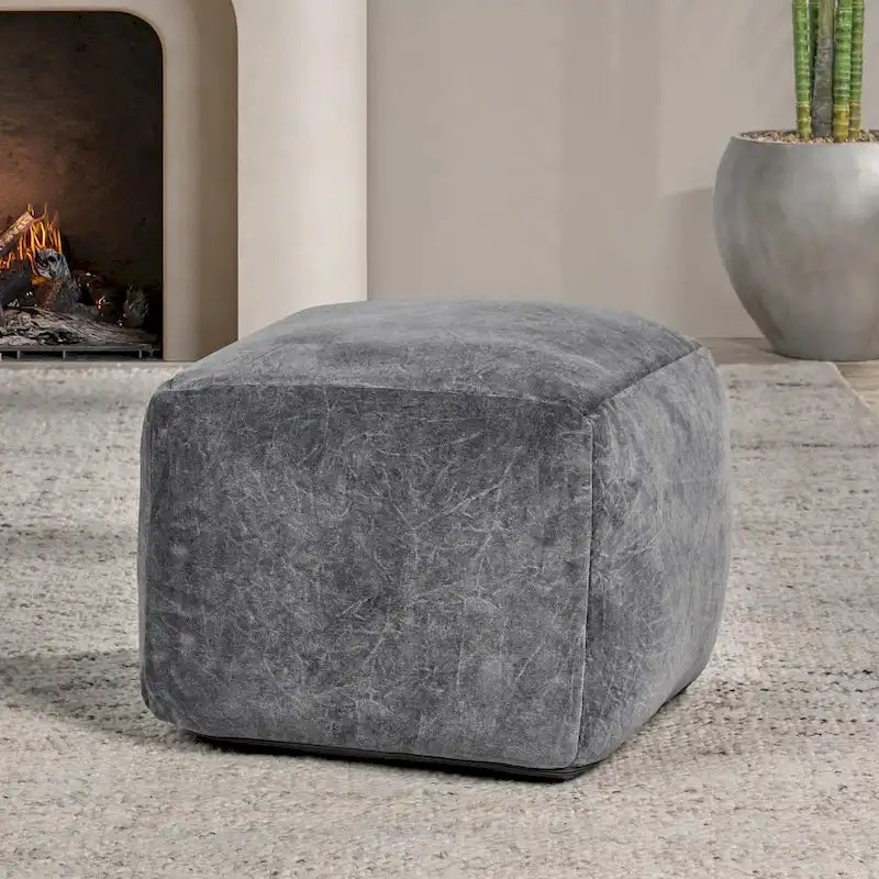 Villa by Classic Home Heirloom 18 Pouf en velours