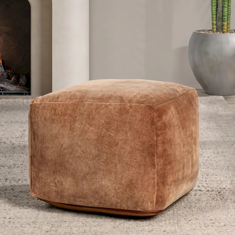 Villa by Classic Home Heirloom 18 Pouf en velours