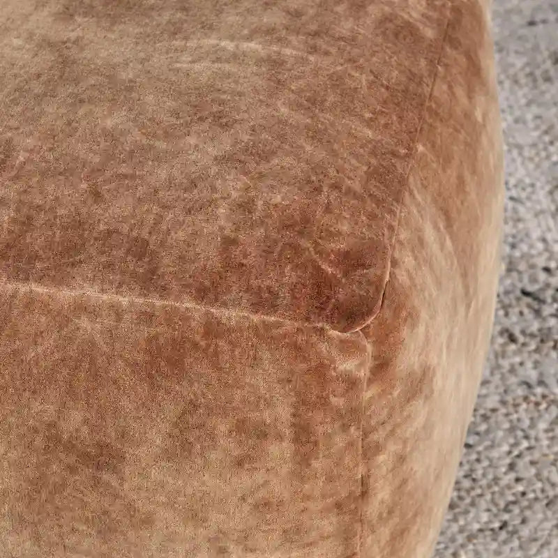 Villa by Classic Home Heirloom pouf en velours de 18 po