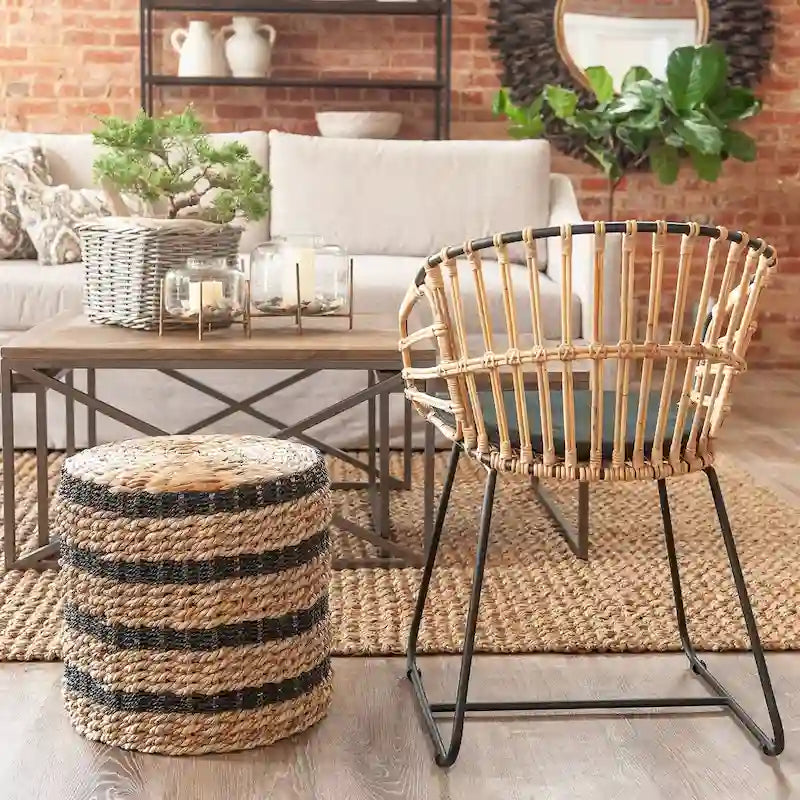 Table d'appoint Lily en jonc de mer et jacinthe d'eau tressés par East at Main
