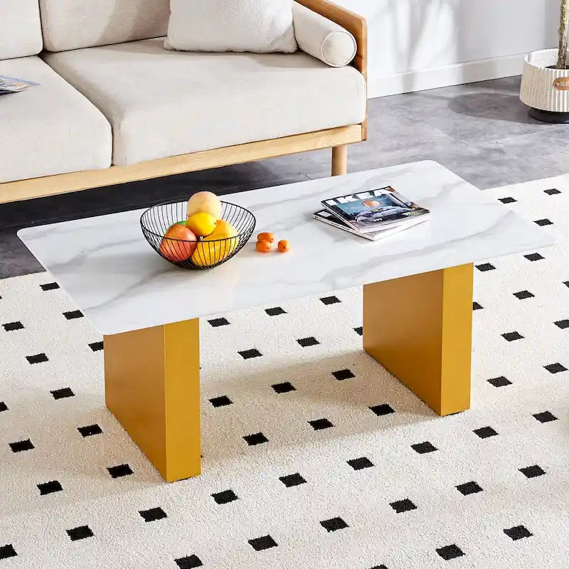 Table basse et table à manger moderne minimaliste en verre trempé avec plateau à autocollant, associée à un MDF doré décoratif