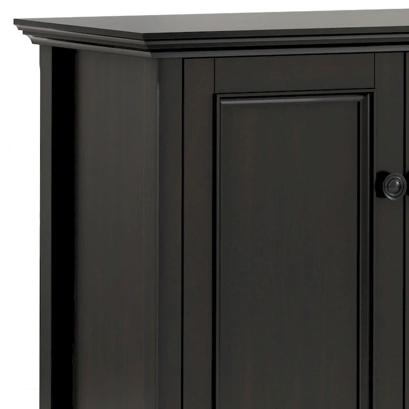 WYNDENHALL Halifax Armoire de rangement transitionnelle large en bois massif 66 po à 4 portes en brun hickory - 18p x 66l x 34h