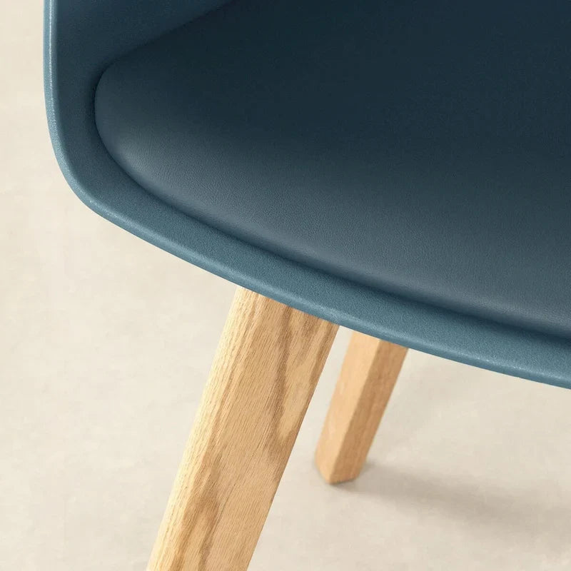 Lot de 2 chaises de salle à manger Flam avec pieds en bois de hêtre