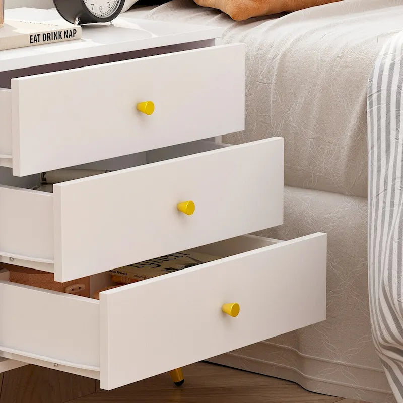 Tables de chevet blanches, table d'appoint avec pieds en métal doré, 1 piece