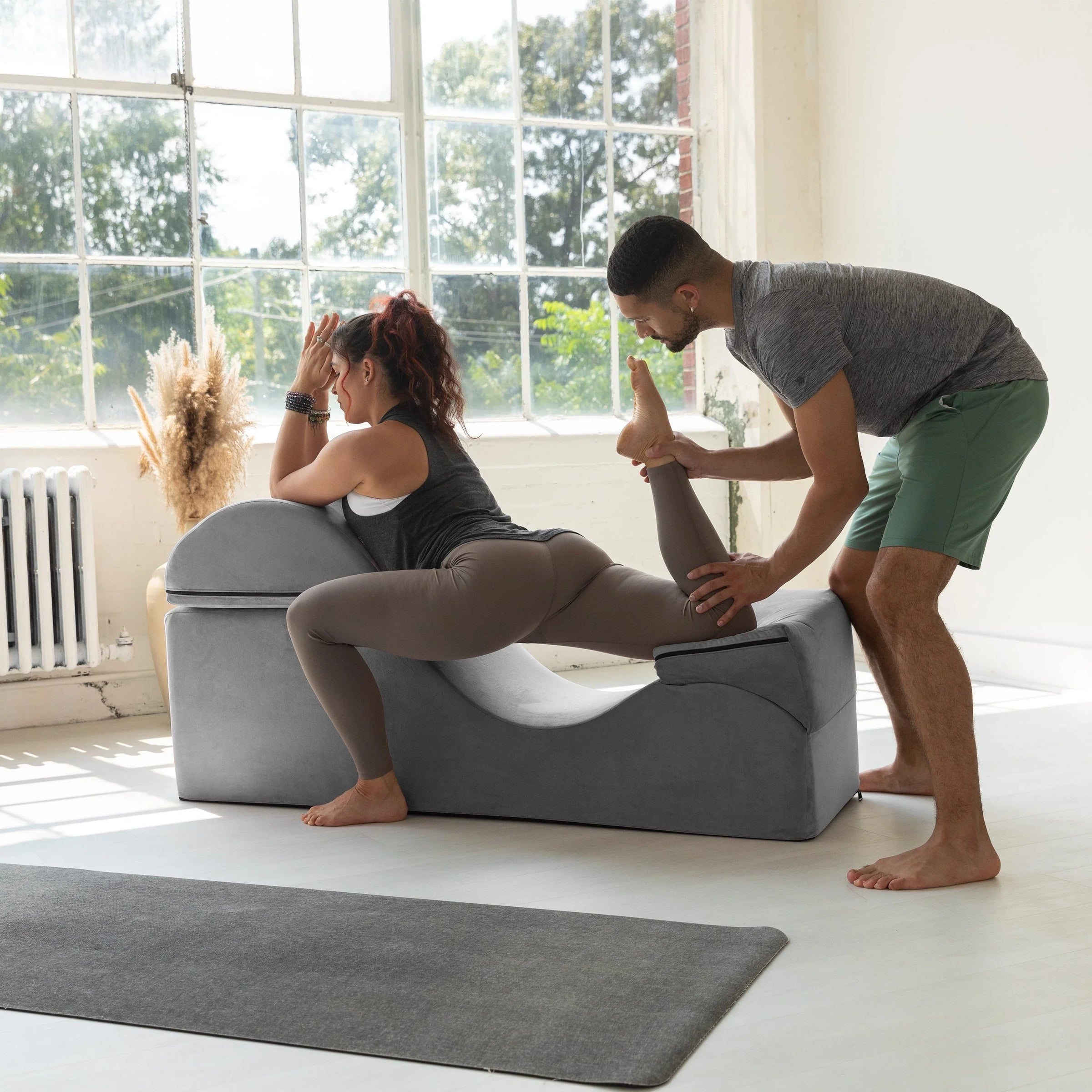 Avana Kami Méridienne convertible / yoga & massage - ottoman 2 en 1 avec fauteuil de yoga escamotable dissimulé, microvelours - N/A