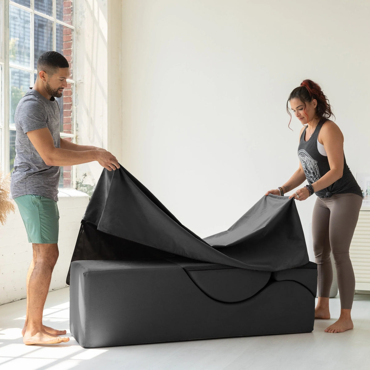 Avana Kami Méridienne convertible / yoga & massage - ottoman 2 en 1 avec fauteuil de yoga escamotable dissimulé, microvelours - N/A