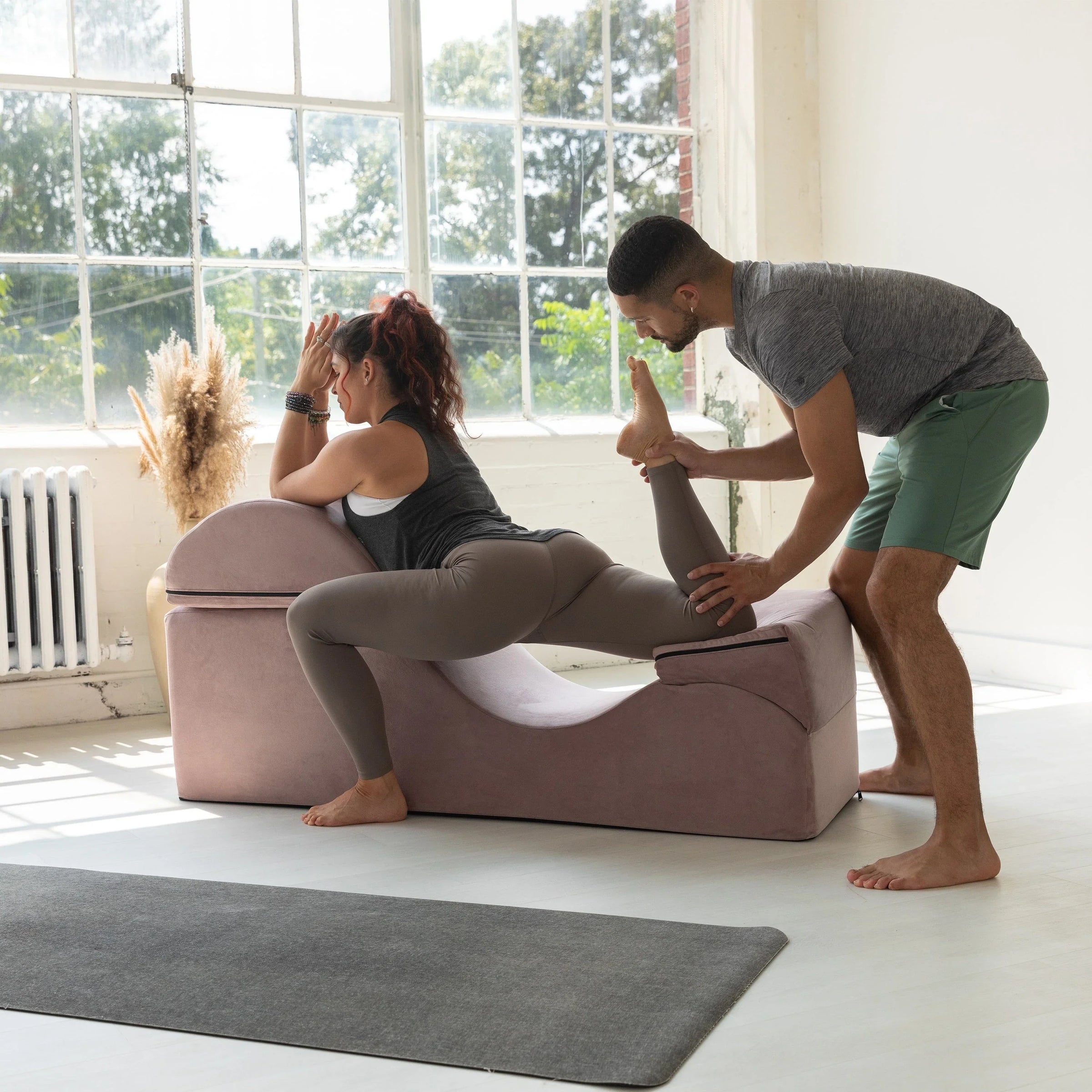 Avana Kami Méridienne convertible / yoga & massage - ottoman 2 en 1 avec fauteuil de yoga escamotable dissimulé, microvelours - N/A